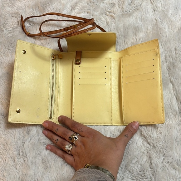 Louis Vuitton Walker crossbody - Picture 6 of 9